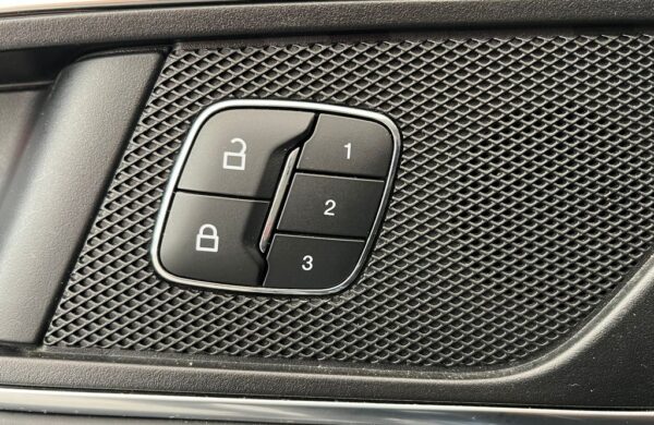 Ford S-Max 2.5 Duratec HEV VIGNALE 7 míst, nabídka 86d7615a-2f2a-496d-9880-9de16adf52a1