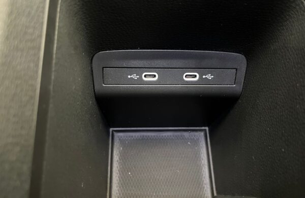 Volkswagen ID.3 Pro S  77KWh 150kW  97,9 % SoH, nabídka c4f11146-8277-42d9-b639-39e1cc46a42f