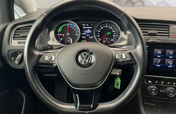 Volkswagen Golf e-Golf SOH 96.4%,100kW.LED, nabídka 0a46da8e-c97b-471e-8467-8dc58f271edc