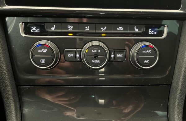 Volkswagen Golf e-Golf SOH 96.4%,100kW.LED, nabídka 0a46da8e-c97b-471e-8467-8dc58f271edc