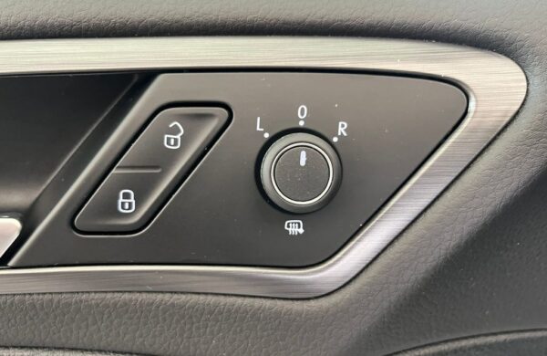 Volkswagen Golf e-Golf SOH 96.4%,100kW.LED, nabídka 0a46da8e-c97b-471e-8467-8dc58f271edc