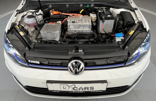 Volkswagen Golf e-Golf SOH 96.4%,100kW.LED, nabídka 0a46da8e-c97b-471e-8467-8dc58f271edc
