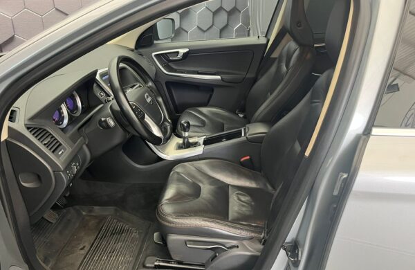 Volvo XC60 D3 MOMENTUM manuál, nabídka dea7ea50-6016-4213-b2eb-d997934badf8