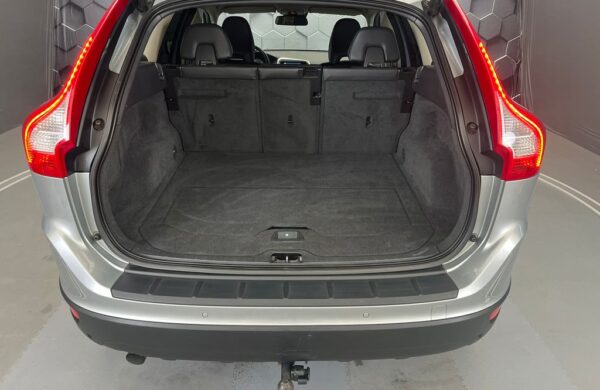 Volvo XC60 D3 MOMENTUM manuál, nabídka dea7ea50-6016-4213-b2eb-d997934badf8