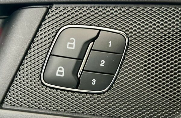 Ford S-Max 2,5 FHEV Vignale 140KW  7 míst, nabídka 4e34cf09-dda2-47a4-aa2c-0173ef8cf030