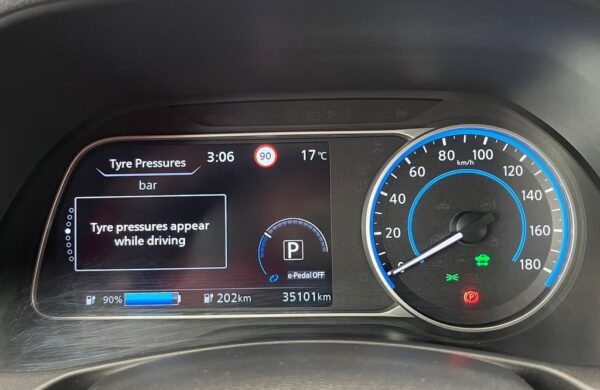 Nissan Leaf N-Connecta, nabídka 05f999cd-2821-448d-9df3-da3e28c49fd3
