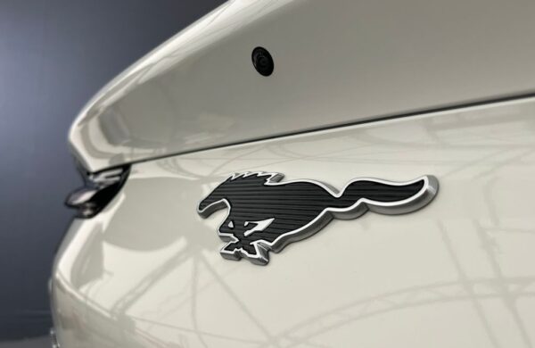 Ford Mustang Mach-E Standard Range AWD, SoH 93,1 %, nabídka b2f79001-c830-44bc-8ce4-60faf976bcb0