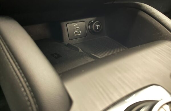 Ford Kuga 2.5 Duratec HEV TITANIUM X, nabídka 821e9ae8-75f1-41ed-af13-eb603c95347a