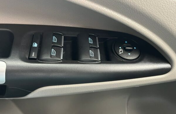 Ford Tourneo Connect 1,5 EcoBlue 88 kw, L2, 7 míst, nabídka 27e82168-8a81-4e1d-b647-9c18dd29ddb6