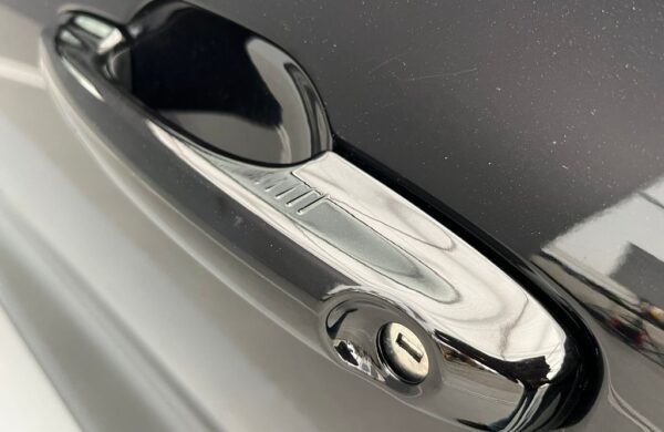 Ford Kuga 2.5 Duratec HEV TITANIUM, nabídka efee7c12-f552-4490-afc6-709c7f9126b9