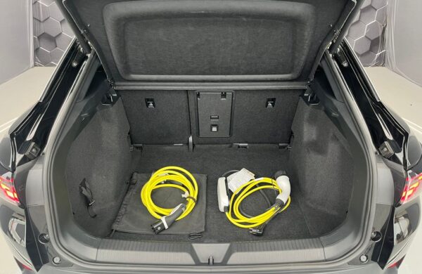 Volkswagen ID.5 Pro 150kW / ALU 20″ SoH 95.6%, nabídka dbf68598-a4a8-40b9-af4e-982fbe8b03ee