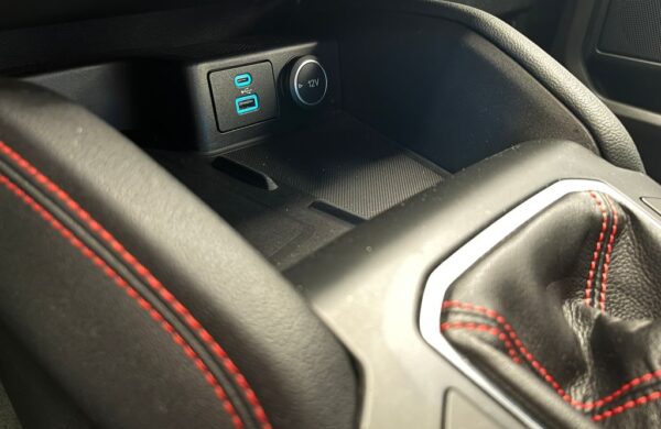 Ford Kuga 2.0 EcoBlue ST-Line manuál, nabídka 189f1d2e-081e-4f8d-a20b-bf4fa598e7f1