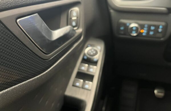 Ford Kuga 2.0 EcoBlue ST-Line manuál, nabídka 189f1d2e-081e-4f8d-a20b-bf4fa598e7f1