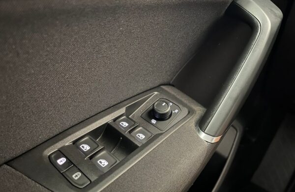 Volkswagen Touran Comfortline  2.0 TDI 110KW, nabídka 34bbf71e-57e0-46f8-bbb0-559949d2b0ca