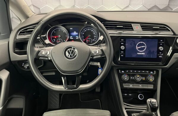 Volkswagen Touran 2.0 TDI  Highline  Webasto, nabídka eb2735cc-8aa2-45c5-bb09-9a59a6eca0b3