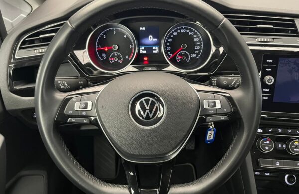Volkswagen Touran 2.0 TDI  Highline  Webasto, nabídka eb2735cc-8aa2-45c5-bb09-9a59a6eca0b3