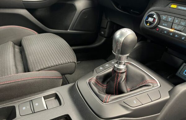 Ford Focus 2.0 EB ST-Line  manuál, nabídka 6e59c723-c775-49b9-871b-0b8e0e5b8923