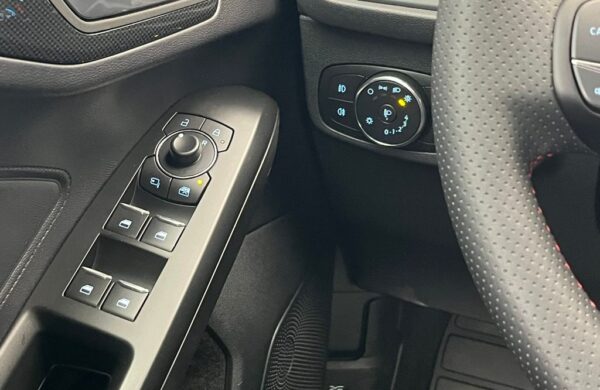 Ford Focus 2.0 EB ST-Line  manuál, nabídka 6e59c723-c775-49b9-871b-0b8e0e5b8923