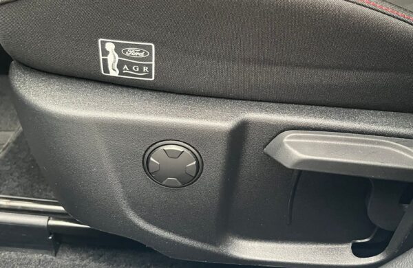 Ford Focus 2.0 EB ST-Line  manuál, nabídka 6e59c723-c775-49b9-871b-0b8e0e5b8923