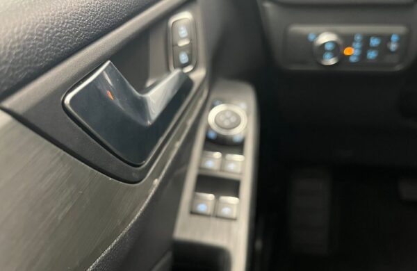 Ford Kuga 2,0 EB  140 kW AWD Titanium, nabídka 8bc8bd97-0b57-4224-99bc-00af455f691b