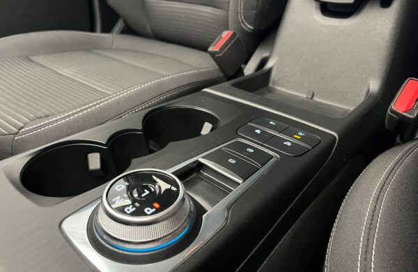 Ford Kuga 2,0 EB  140 kW AWD Titanium, nabídka 8bc8bd97-0b57-4224-99bc-00af455f691b