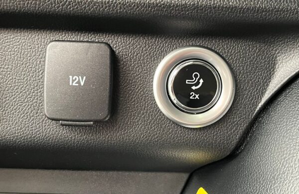 Ford Kuga 2,0 EB  140 kW AWD Titanium, nabídka 8bc8bd97-0b57-4224-99bc-00af455f691b