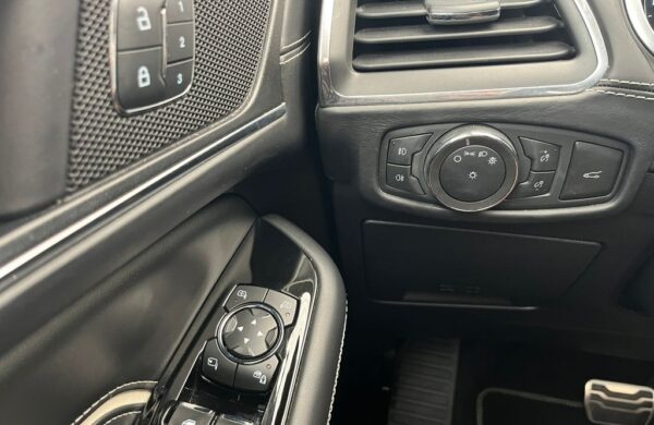 Ford S-Max 2.0 EcoBlue Automat VIGNALE, nabídka 14bc1d17-fd91-4a24-be7e-8f6e6ff3d7a4