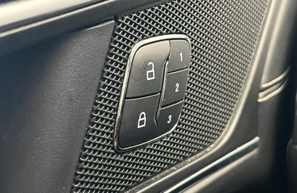 Ford S-Max 2.0 EcoBlue Automat VIGNALE, nabídka 14bc1d17-fd91-4a24-be7e-8f6e6ff3d7a4