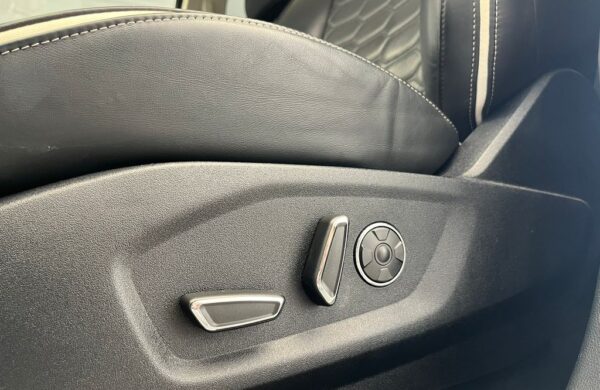 Ford S-Max 2.0 EcoBlue Automat VIGNALE, nabídka 14bc1d17-fd91-4a24-be7e-8f6e6ff3d7a4