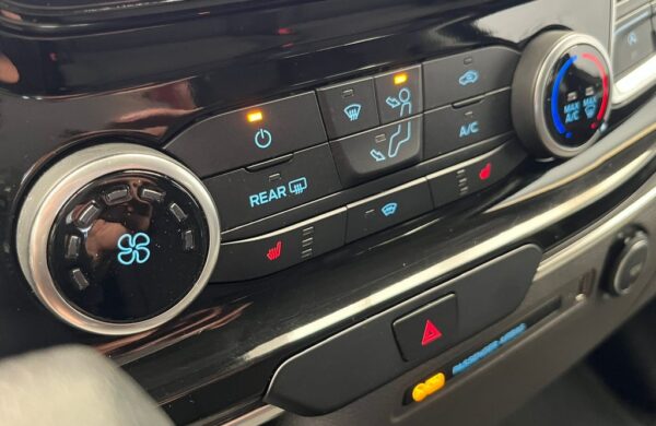 Ford Tourneo Custom 320 L2H1 Titanium aut., nabídka ef89f468-85c9-41ea-af5e-9834f2e47522