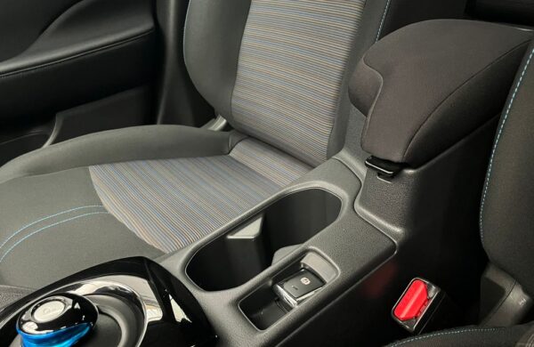 Nissan Leaf N-Connecta, 110 kW, 40kWh, nabídka 8c073d9d-2fff-4803-b393-665c7e80eb0d