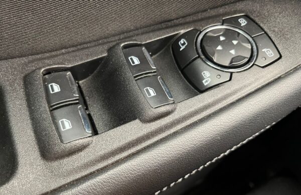 Ford S-Max 2.5 Duratec HEV LED, nabídka 3202e0d8-6fd7-4e3f-955c-acf9833e48e2