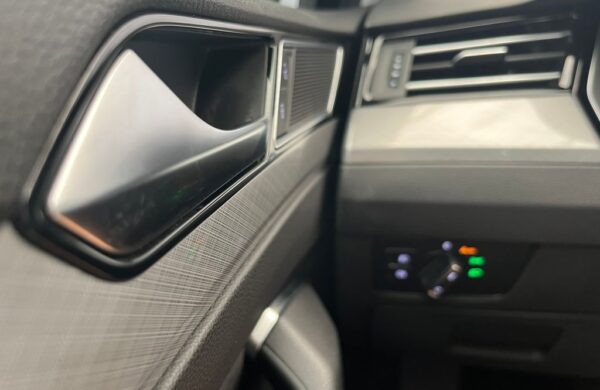 Volkswagen Passat 2.0 TDi LED SVĚTLA, DSG, CEBIA, nabídka d4f2ddad-7219-478e-a8cf-9e6ac84450d2