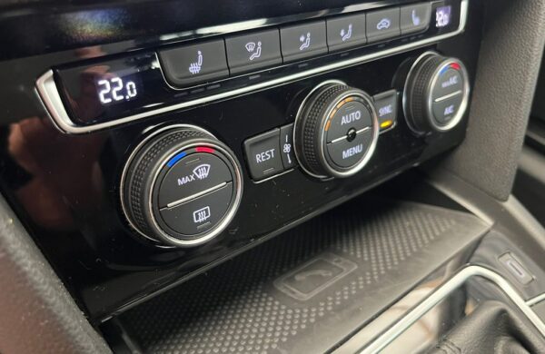 Volkswagen Passat 2.0 TDi LED SVĚTLA, DSG, CEBIA, nabídka d4f2ddad-7219-478e-a8cf-9e6ac84450d2