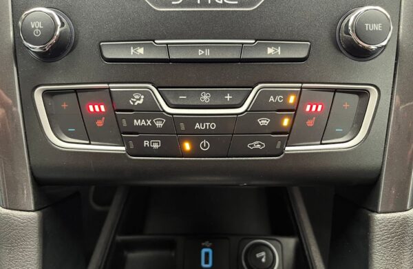 Ford Mondeo 2.0 EB 140 kW Titanium servis, nabídka 6db869be-05fb-4cdd-a270-59646510d1df