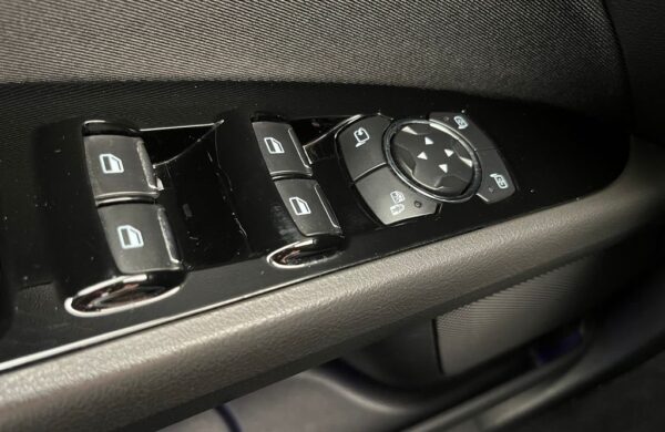 Ford Mondeo 2.0 EB 140 kW Titanium servis, nabídka 6db869be-05fb-4cdd-a270-59646510d1df
