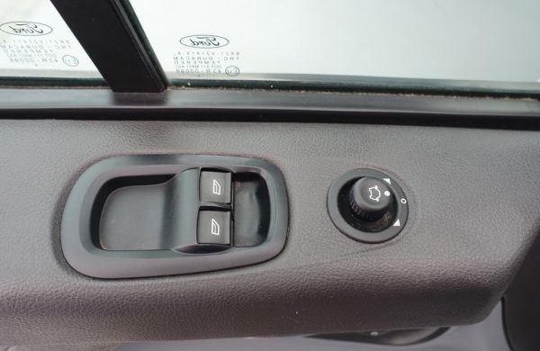 Ford Transit Custom 2.2 TDCi, nabídka 44071865-f62a-4708-b31c-2b02b887c6c2