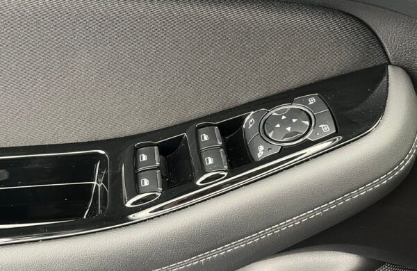 Ford Galaxy 2.5 HEV TITANIUM 7 míst , nabídka d0ea06f1-b49b-4b94-830e-1c7b934a6af0