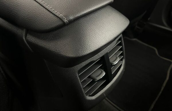 Ford Mondeo 2.0 EcoBlue Titanium, nabídka 7b9fc7b0-e9d3-4429-89ce-5823081f9445