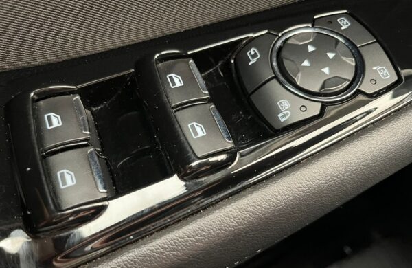 Ford Galaxy 2,0 EB 140kw Titanium AWD (4×4) 7míst, nabídka b9bb5d1e-276c-4ee7-ab1f-7c3b01593778