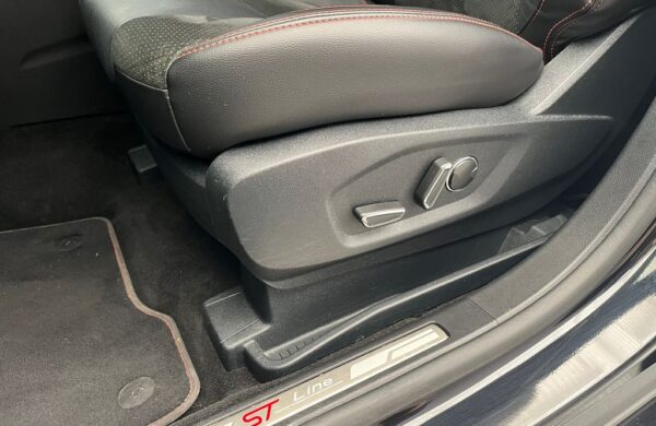 Ford S-Max 2,5 HEV ST-Line, nabídka 35adc7c8-fb03-403d-837f-bdaf94754c9b