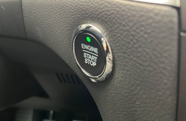 Ford S-Max 2.0 EB Titanium LED manuál, nabídka 57ef9a25-b9ed-4e33-88db-e98197014b0a