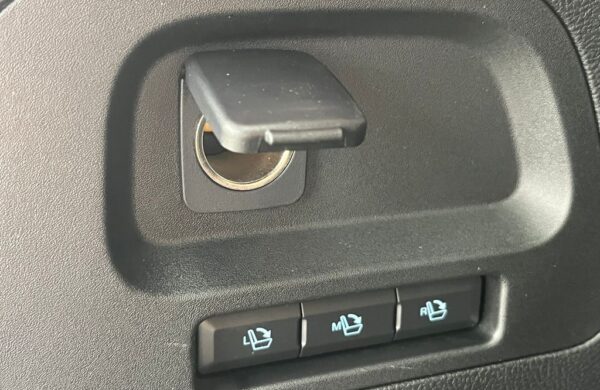Ford S-Max 2.0 EB Titanium LED manuál, nabídka 57ef9a25-b9ed-4e33-88db-e98197014b0a