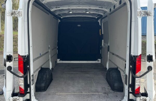 Ford Transit 2.0 350 L3H2 FWD, nabídka c8c332ac-40ba-486d-aef7-ca581042a3b3