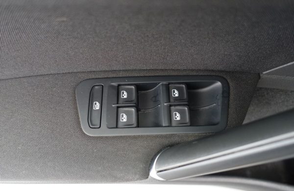 Volkswagen Golf 2.0 TDI 135 kW 4MOT Alltrack D, nabídka ab069bab-f87e-4b17-a19f-7d324f1f6b50