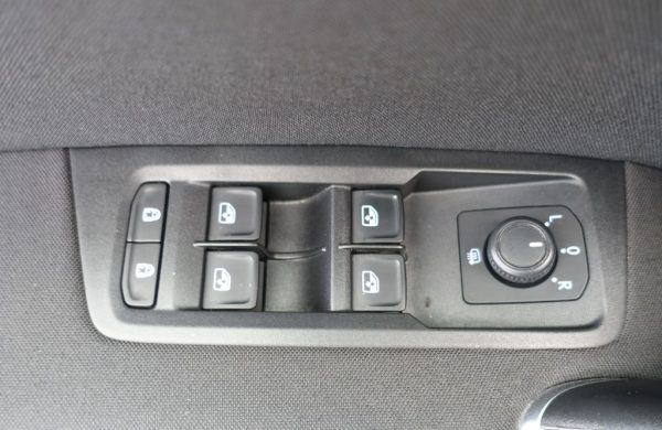 Volkswagen Touran 2.0 TDi LED SVĚTLA, nabídka e8a4ffac-744d-456b-bccc-51c636644624
