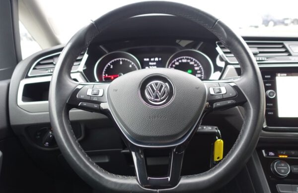 Volkswagen Touran 2.0 TDi DSG LED SVĚTLA, nabídka bb3c7c76-0460-4080-a684-da557b4425dd